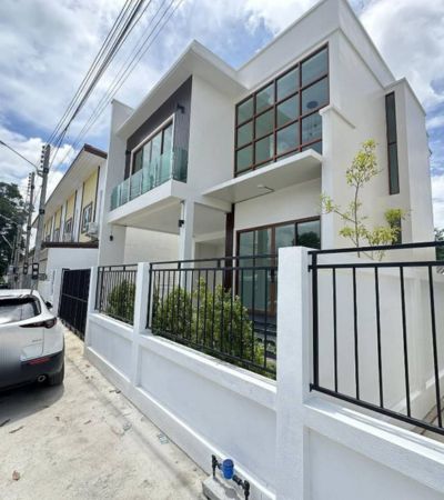 บ้านสร้างใหม่ แยกพรอมเมนาด้า ต.ท่าศาลา  ใกล้ รร.นานาชาติ UCIS , ABS  ใกล้วัดศรีบัวเงิน.